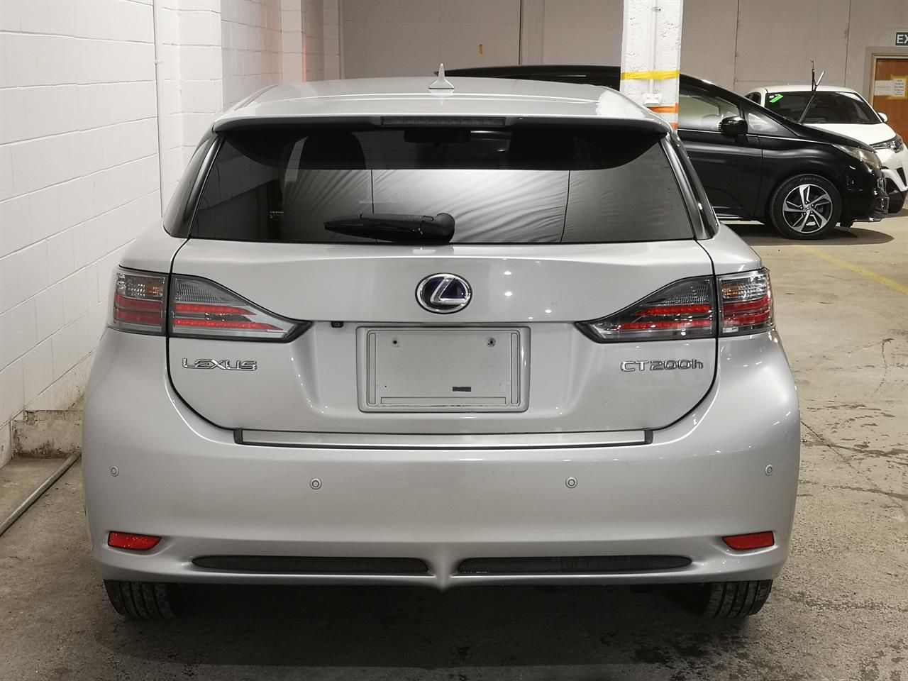 Vehicle image 5