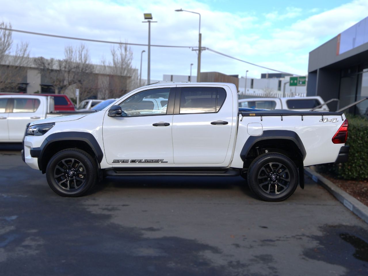 Vehicle image 4