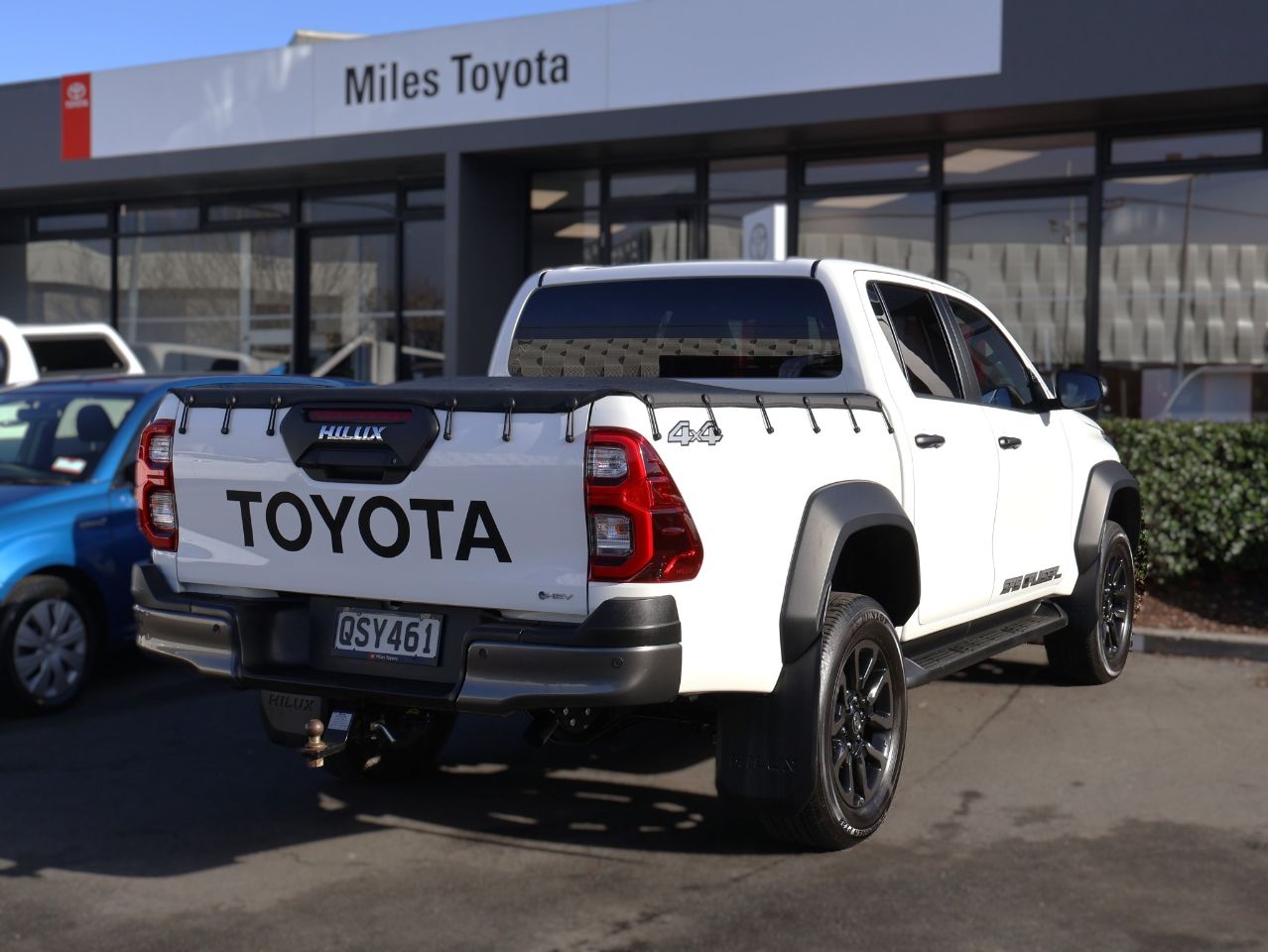 Vehicle image 5