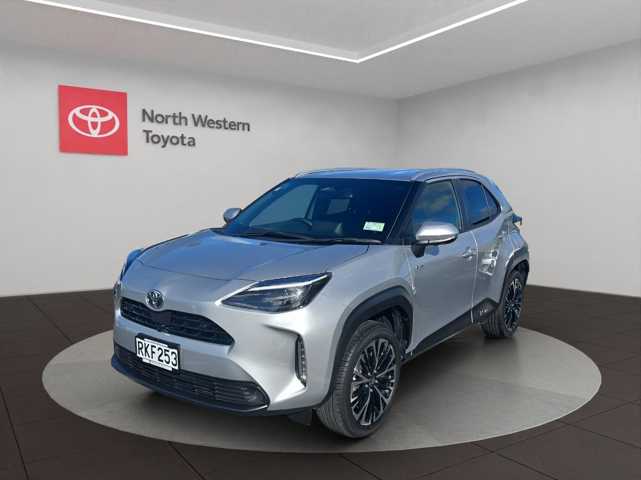 Vehicle image 3