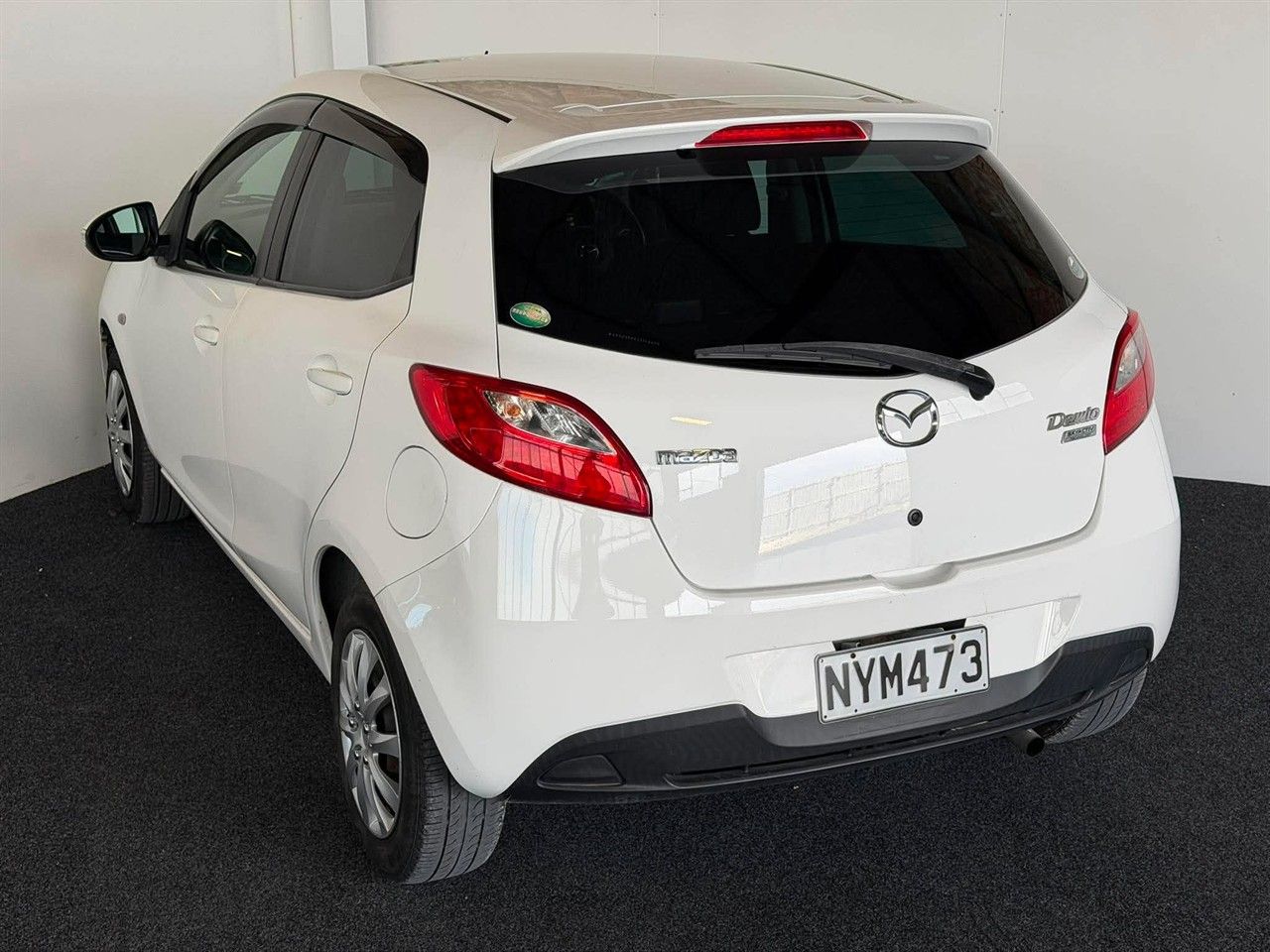 Vehicle image 4
