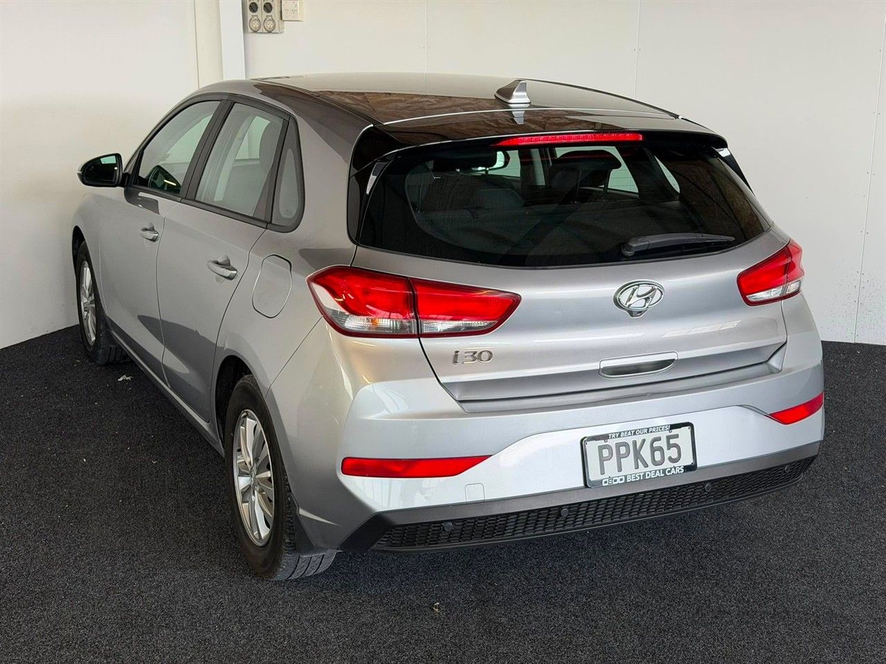 Vehicle image 4