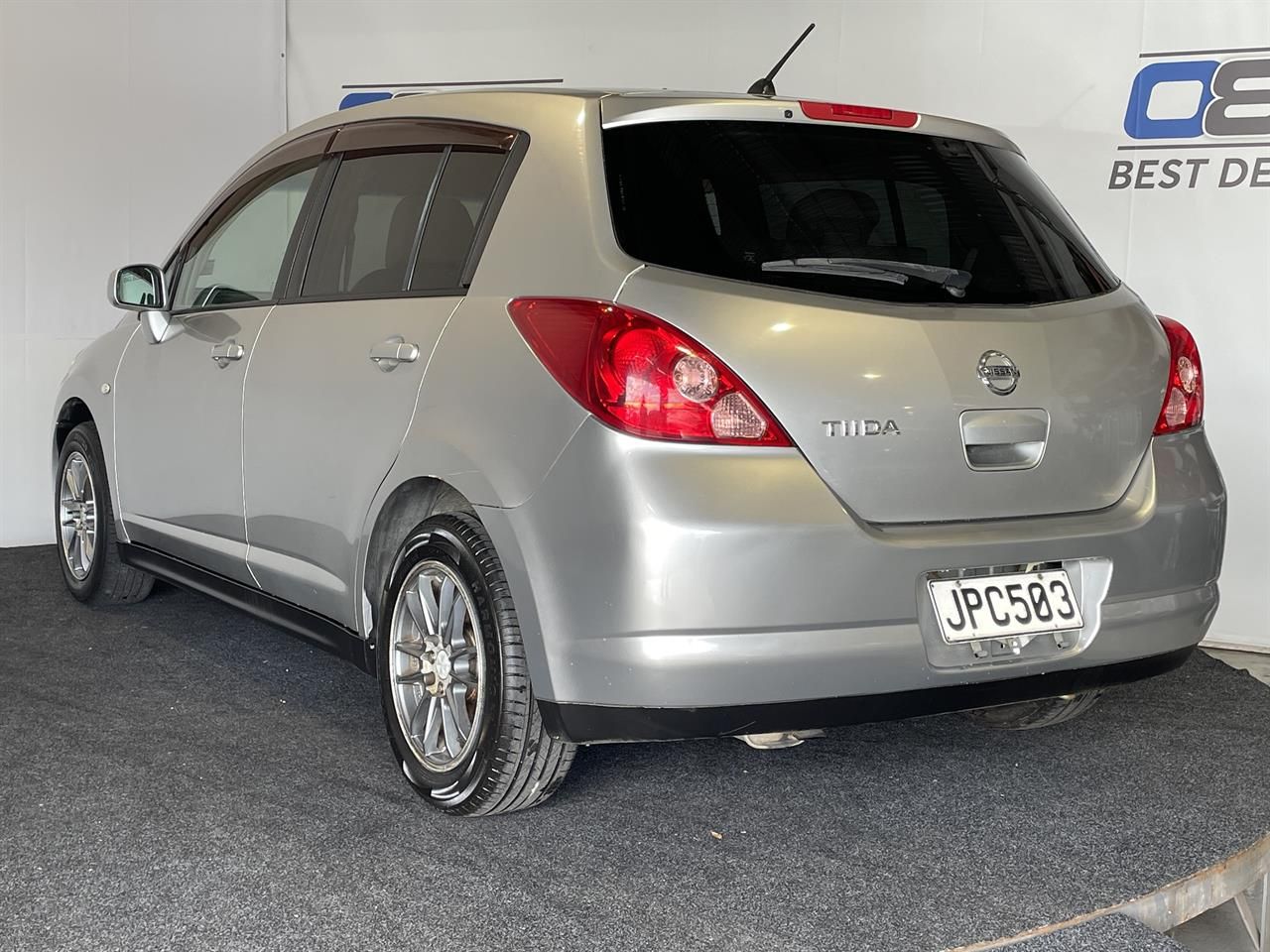 Vehicle image 4