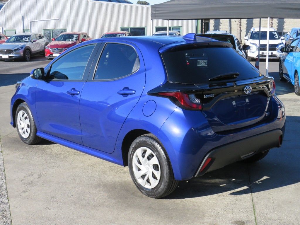 Vehicle image 5