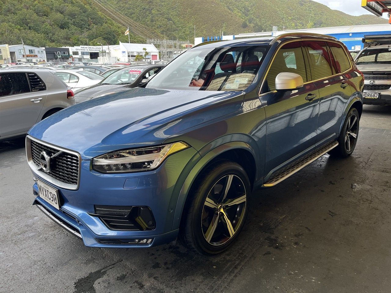 Vehicle image 3