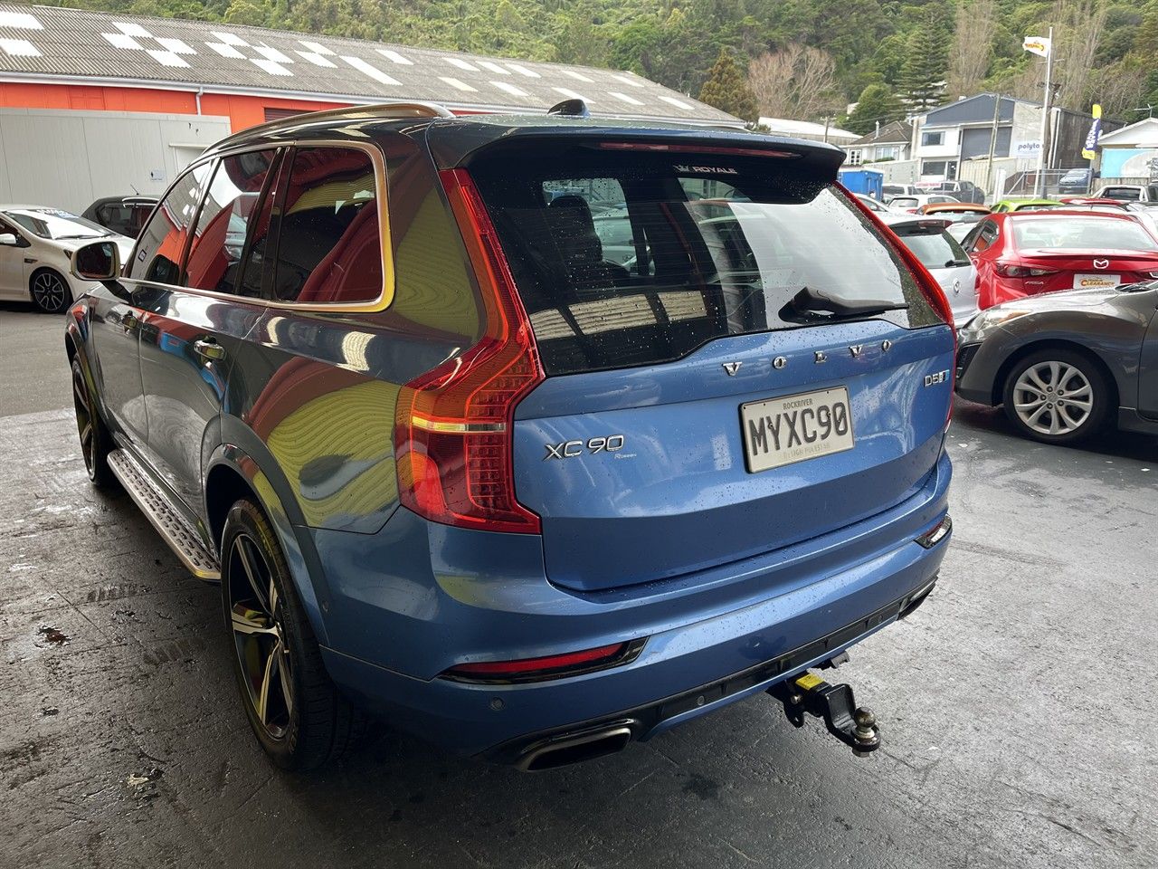 Vehicle image 4