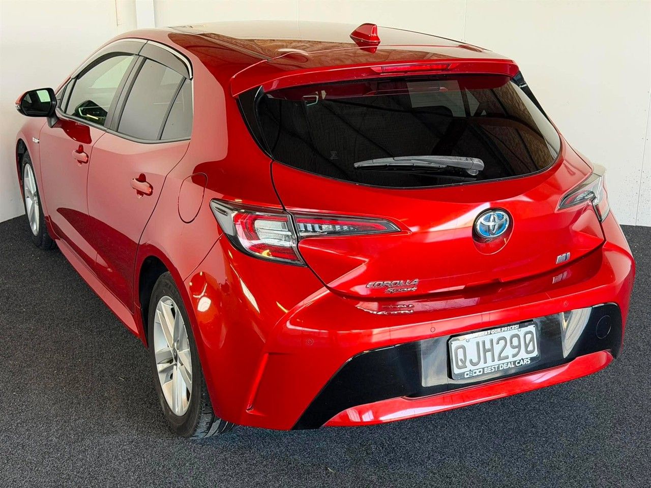 Vehicle image 4
