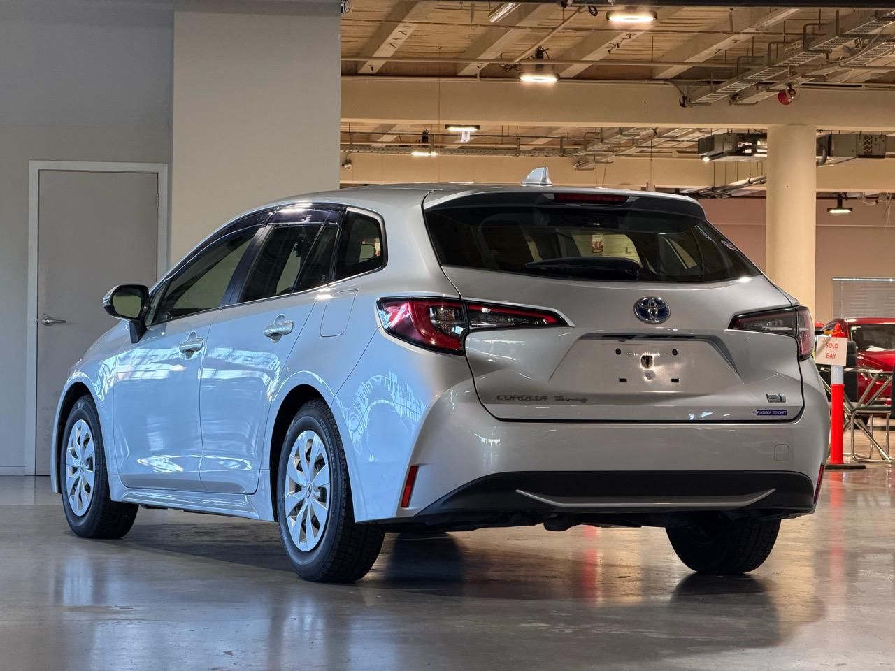 Vehicle image 5