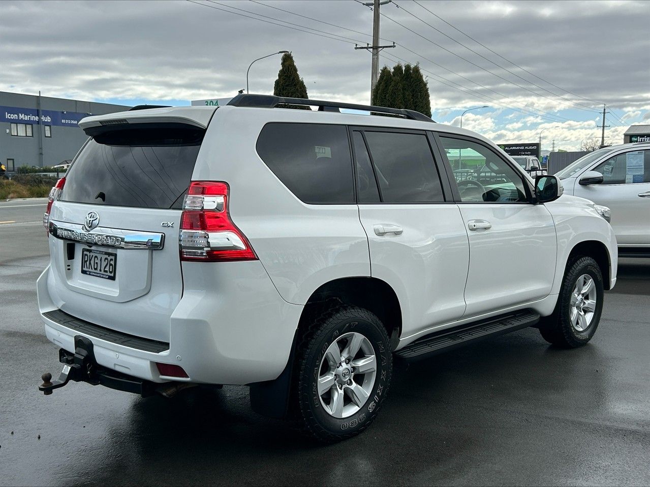 Vehicle image 3
