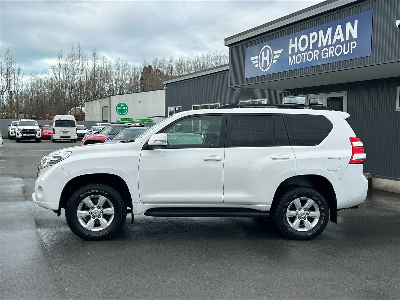 Vehicle image 5