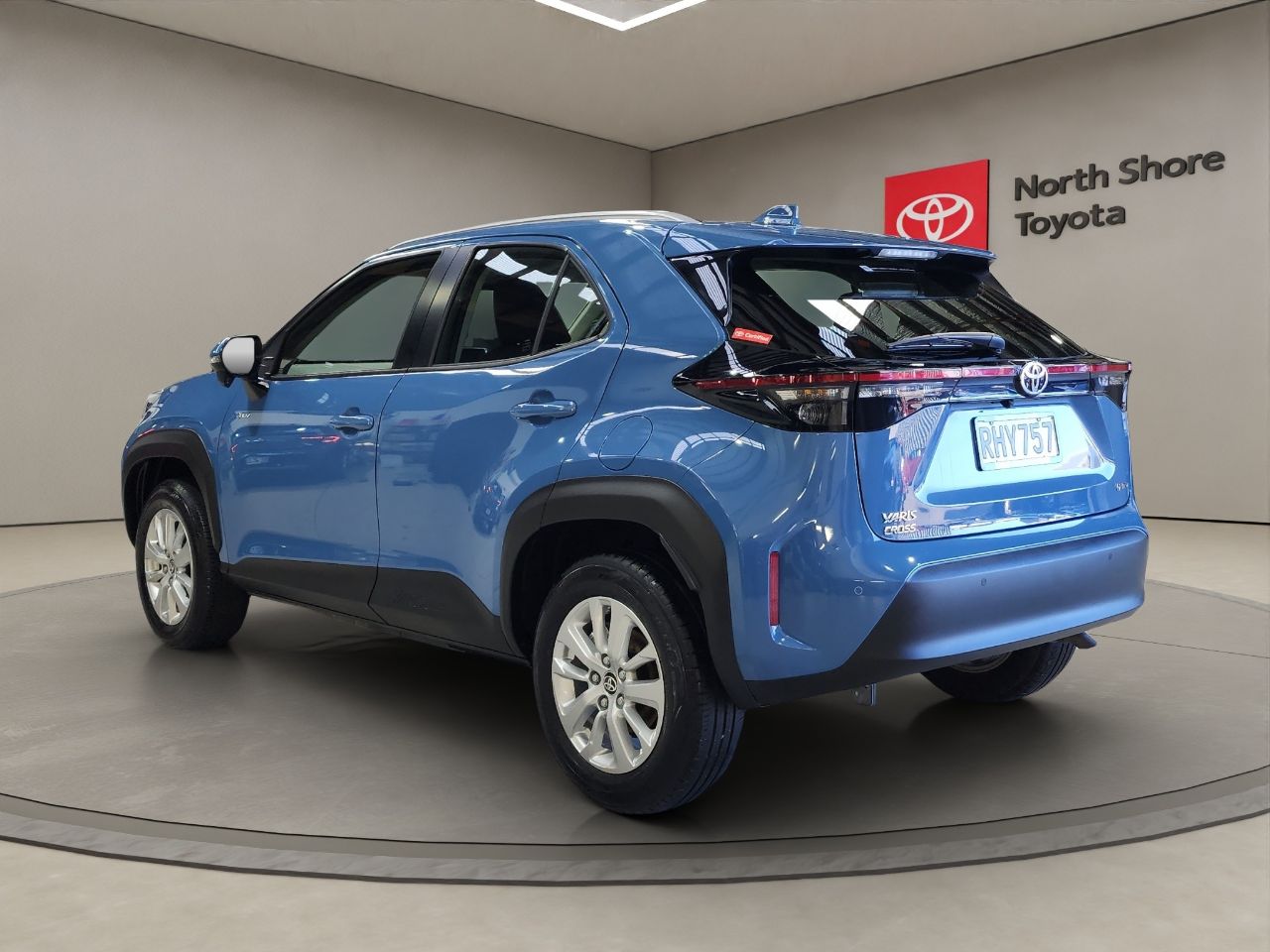 Vehicle image 5
