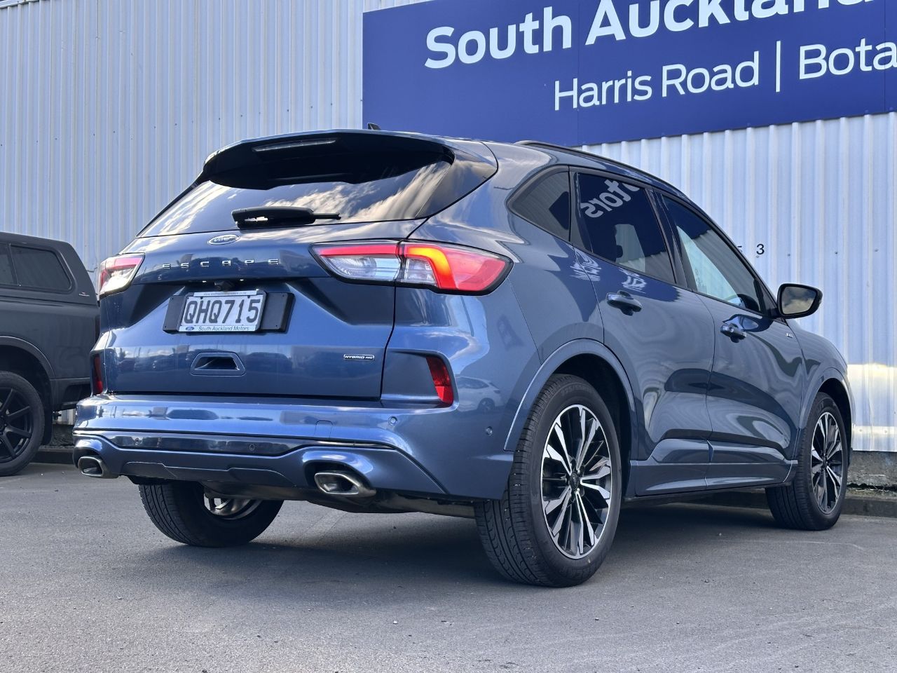 Vehicle image 3