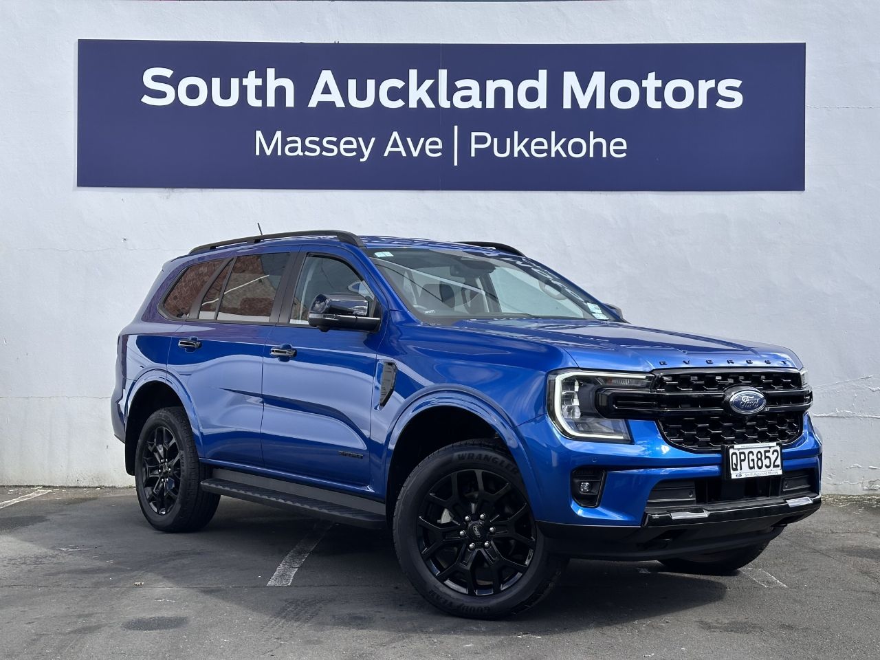 Vehicle image 3