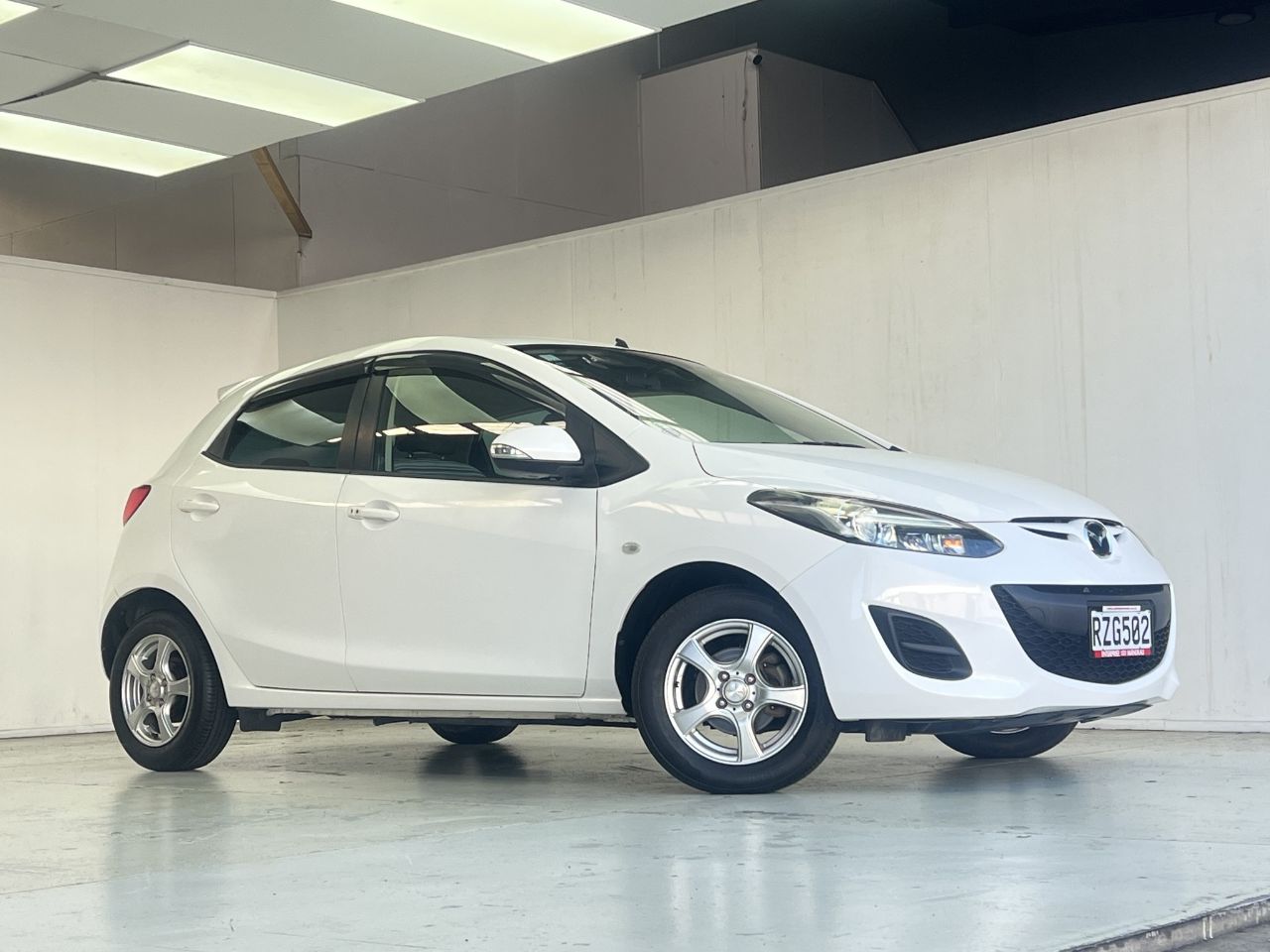 Vehicle image 4