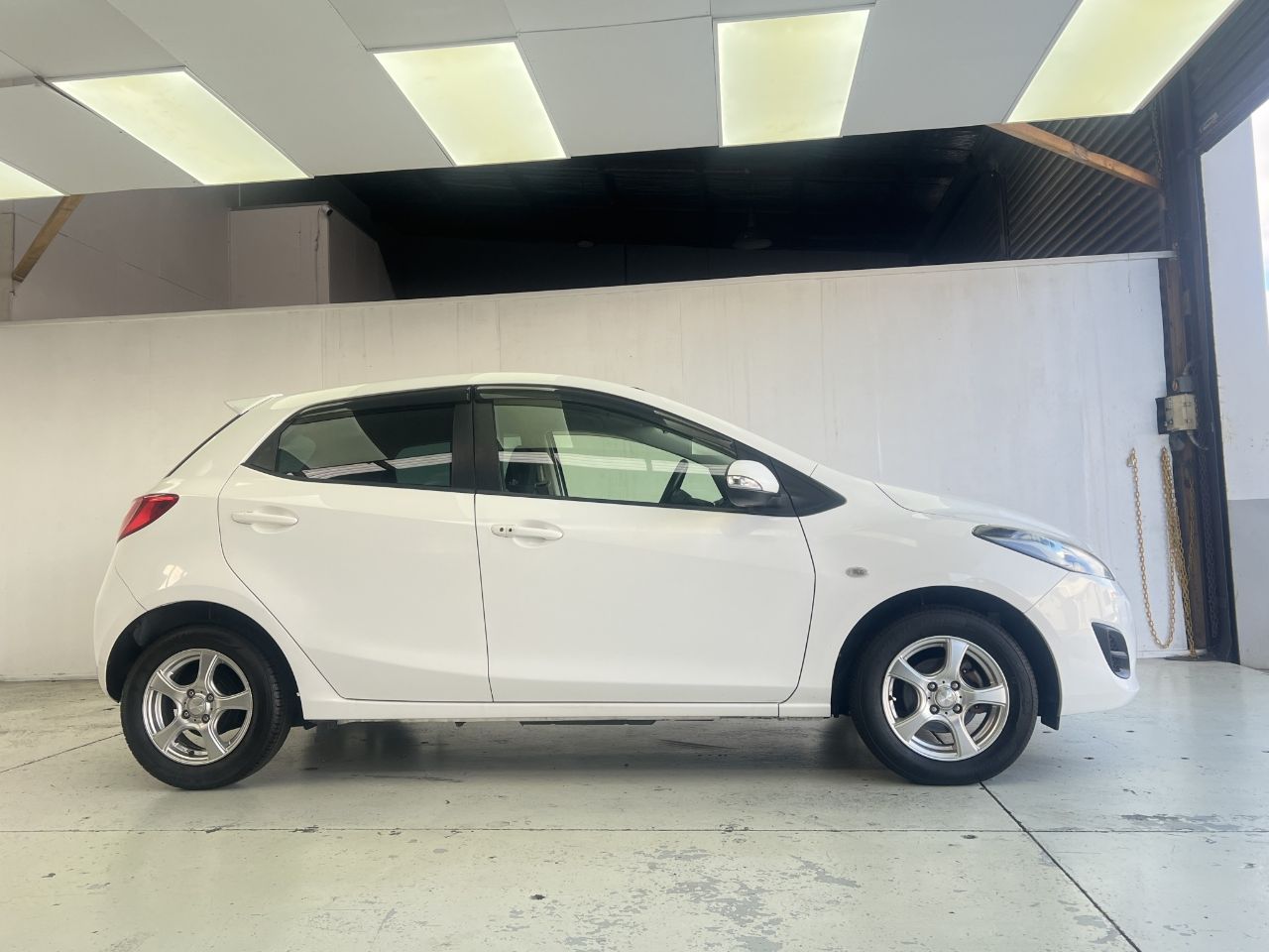 Vehicle image 5