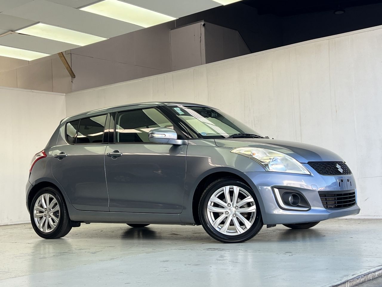 Vehicle image 4