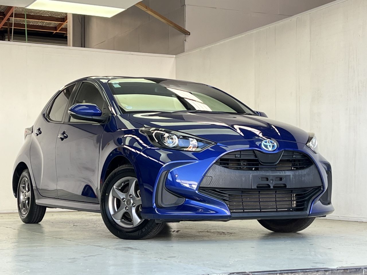 Vehicle image 3