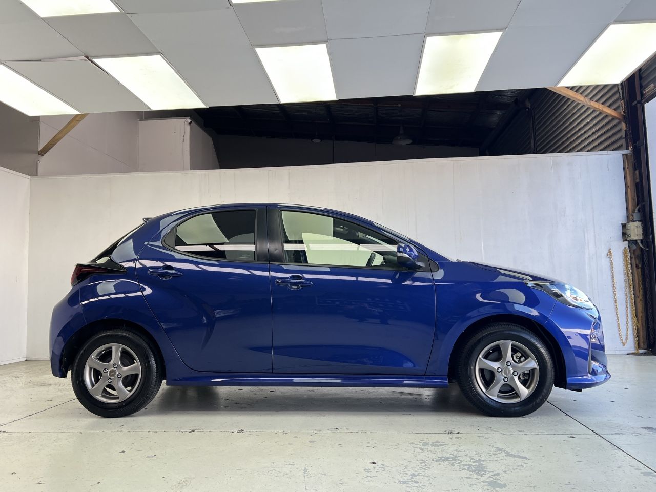 Vehicle image 5