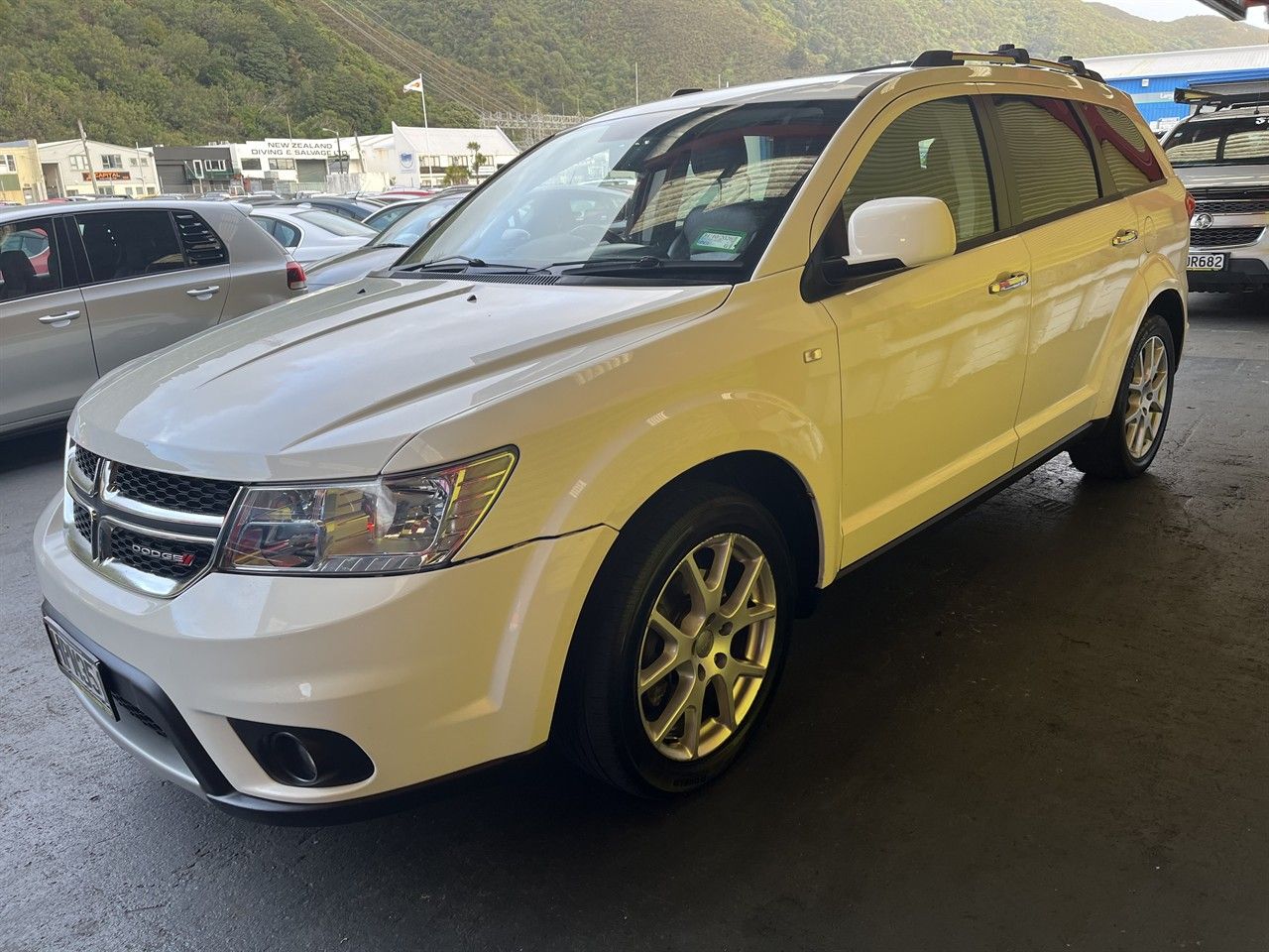 Vehicle image 3
