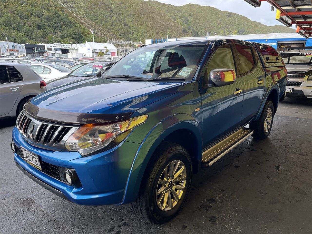 Vehicle image 3