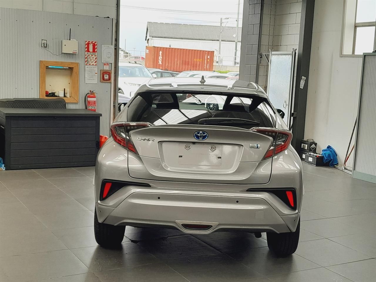 Vehicle image 4