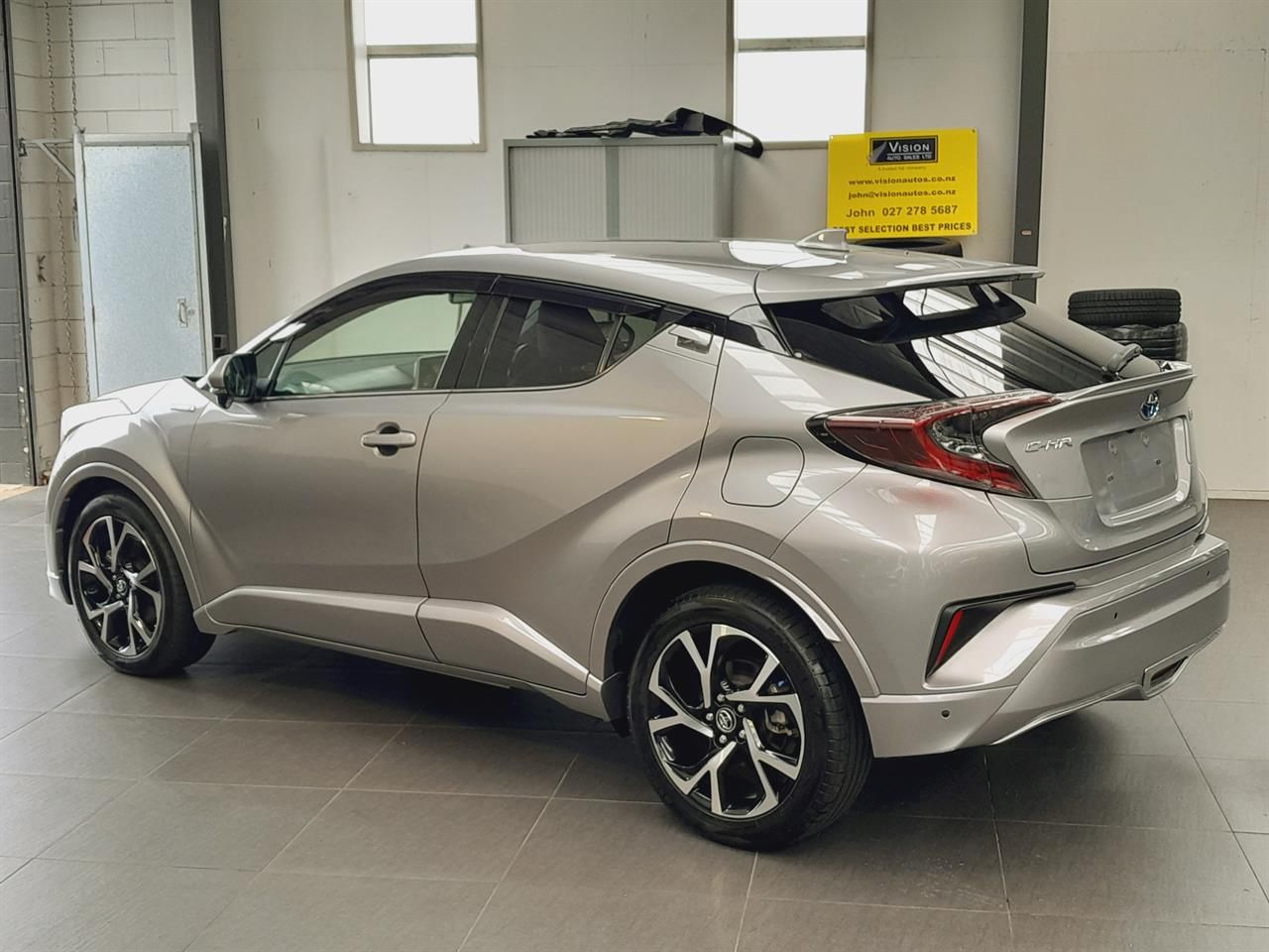 Vehicle image 5