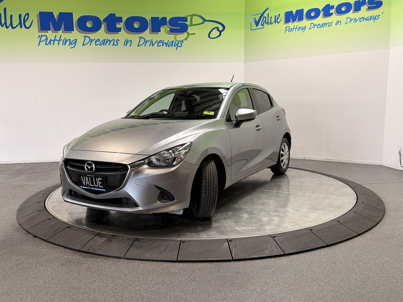 Vehicle image 3