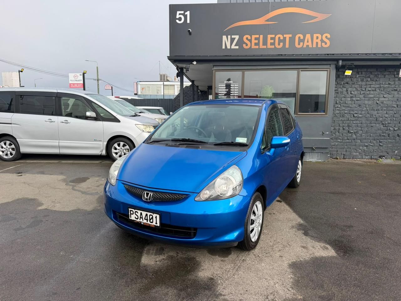Vehicle image 3