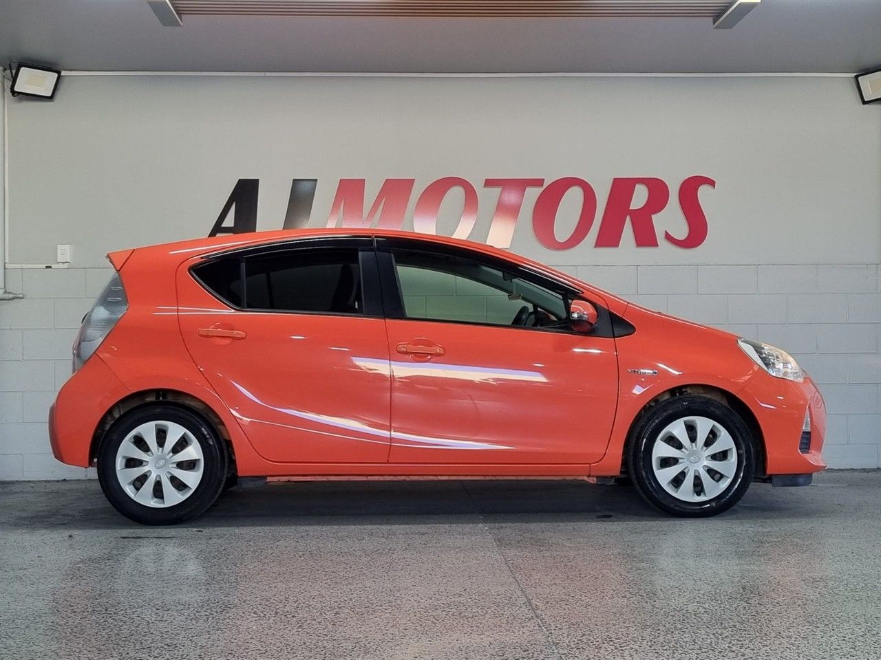 Vehicle image 5
