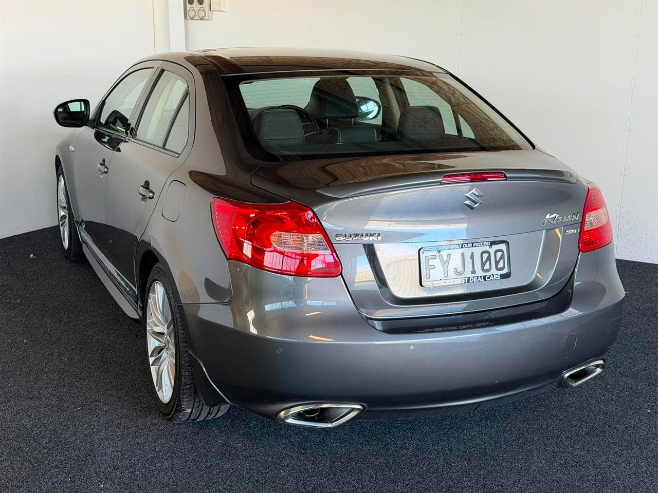 Vehicle image 4