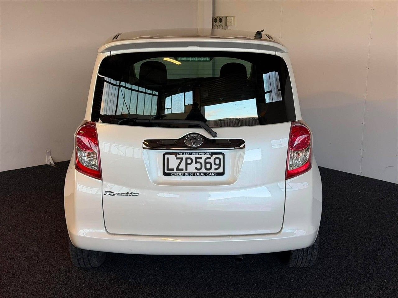 Vehicle image 5