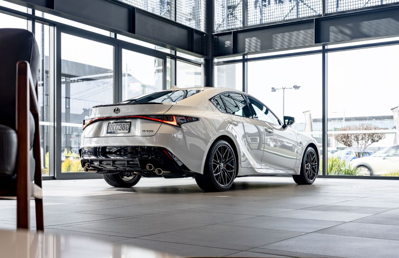 Vehicle image 3
