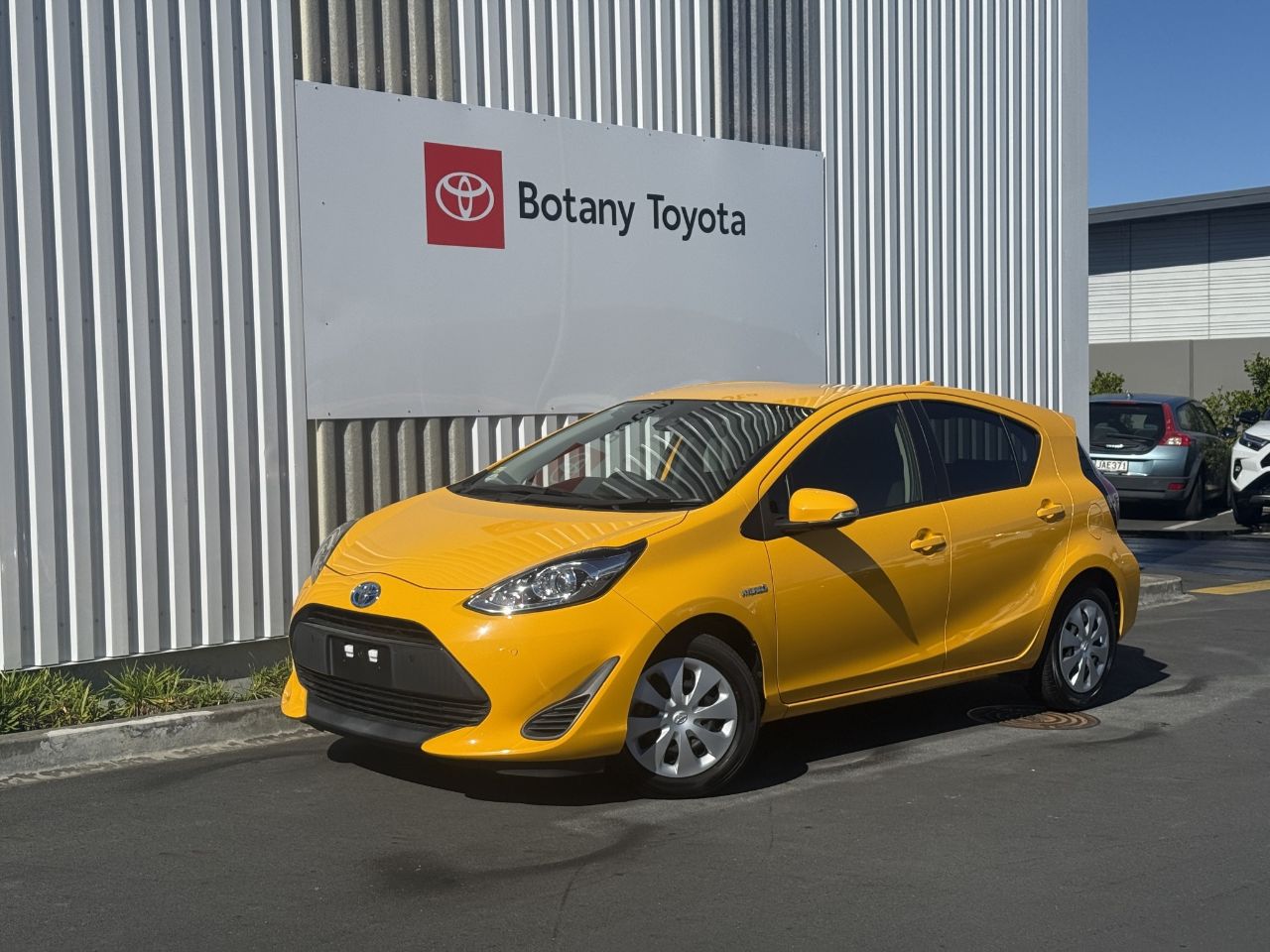 Vehicle image 1