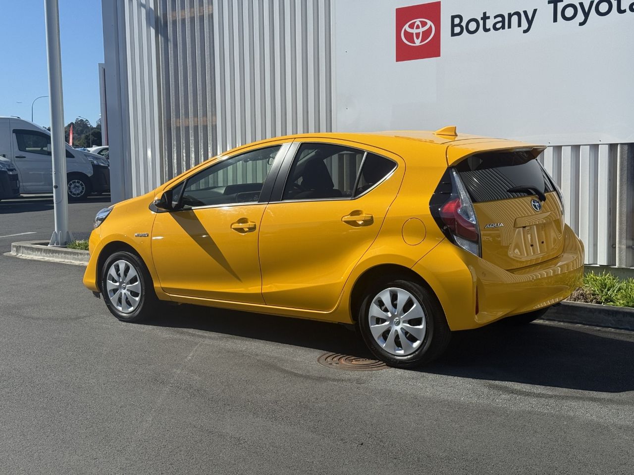 Vehicle image 5