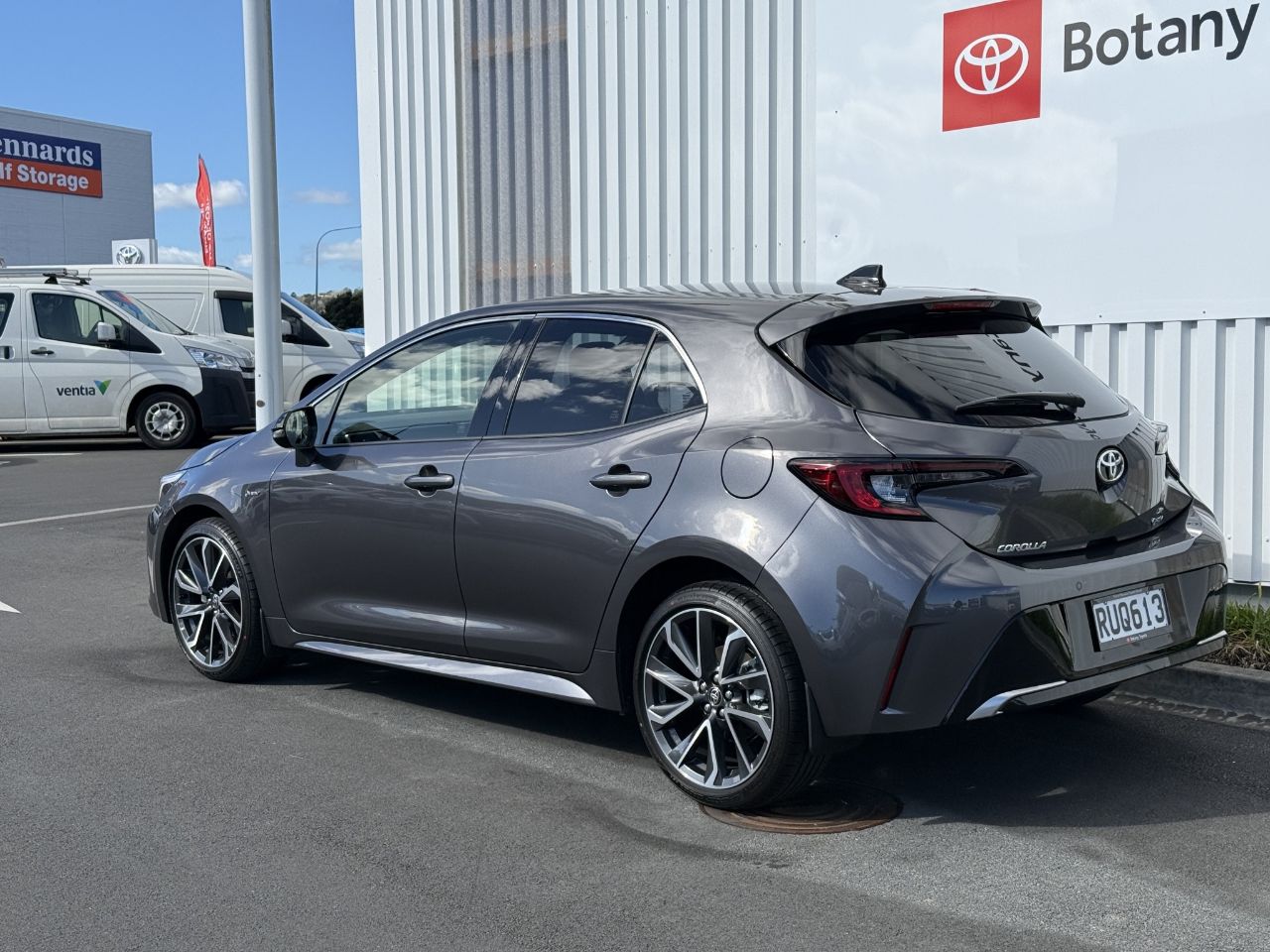 Vehicle image 5