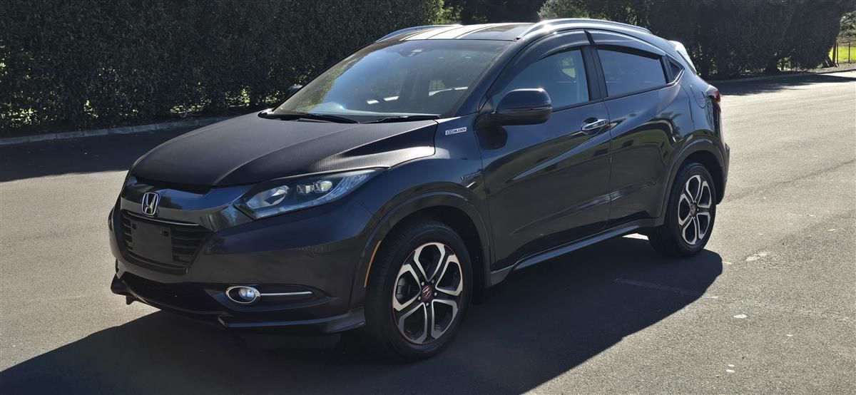 Vehicle image 3