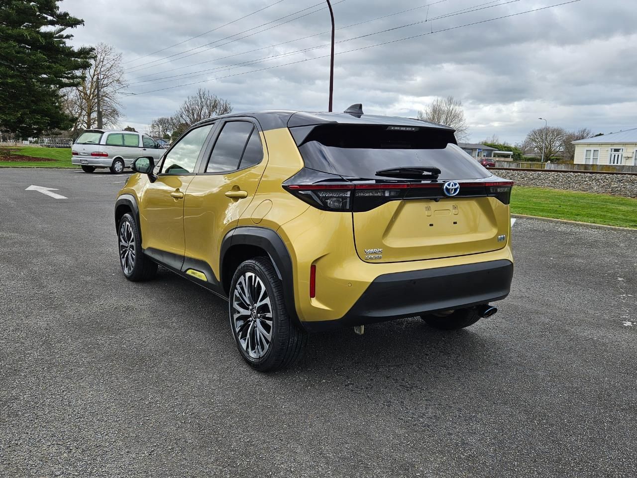 Vehicle image 4