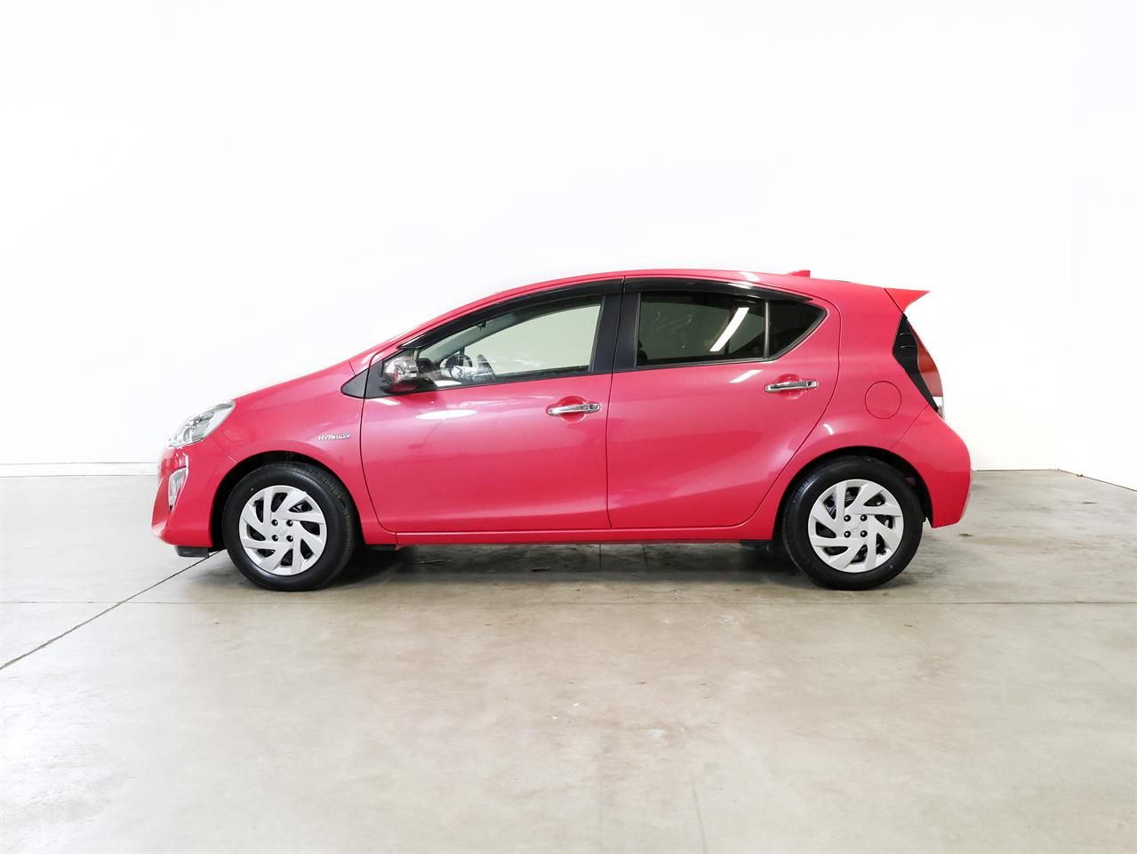 Vehicle image 5