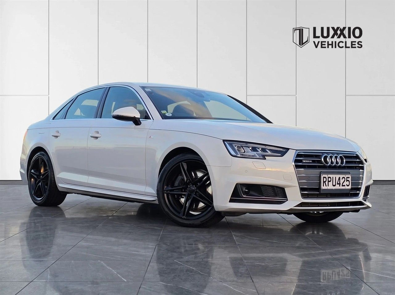 Vehicle image 4
