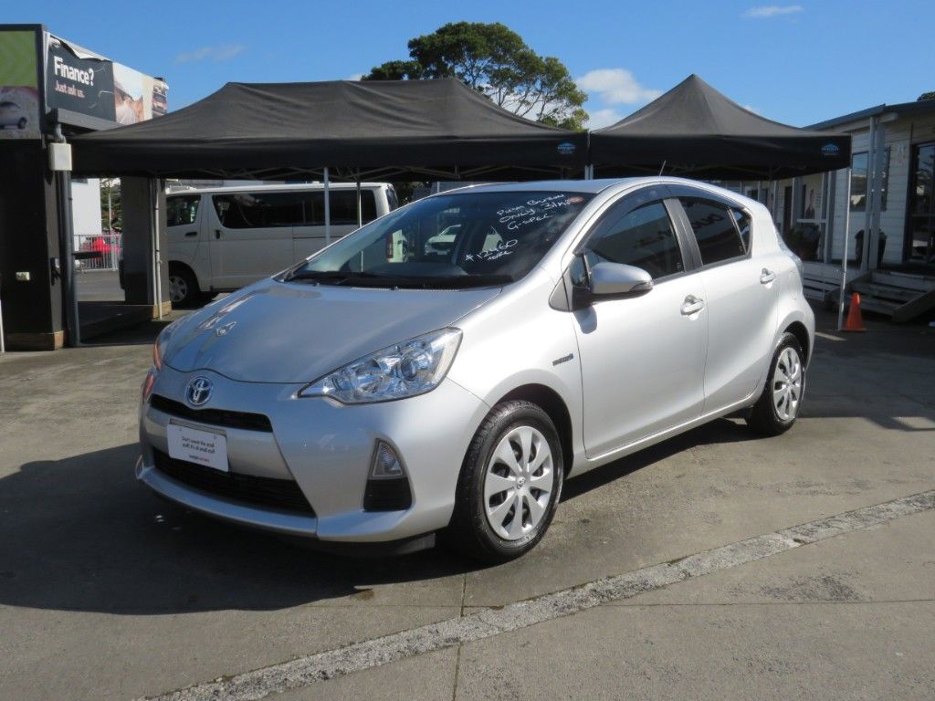 Vehicle image 3