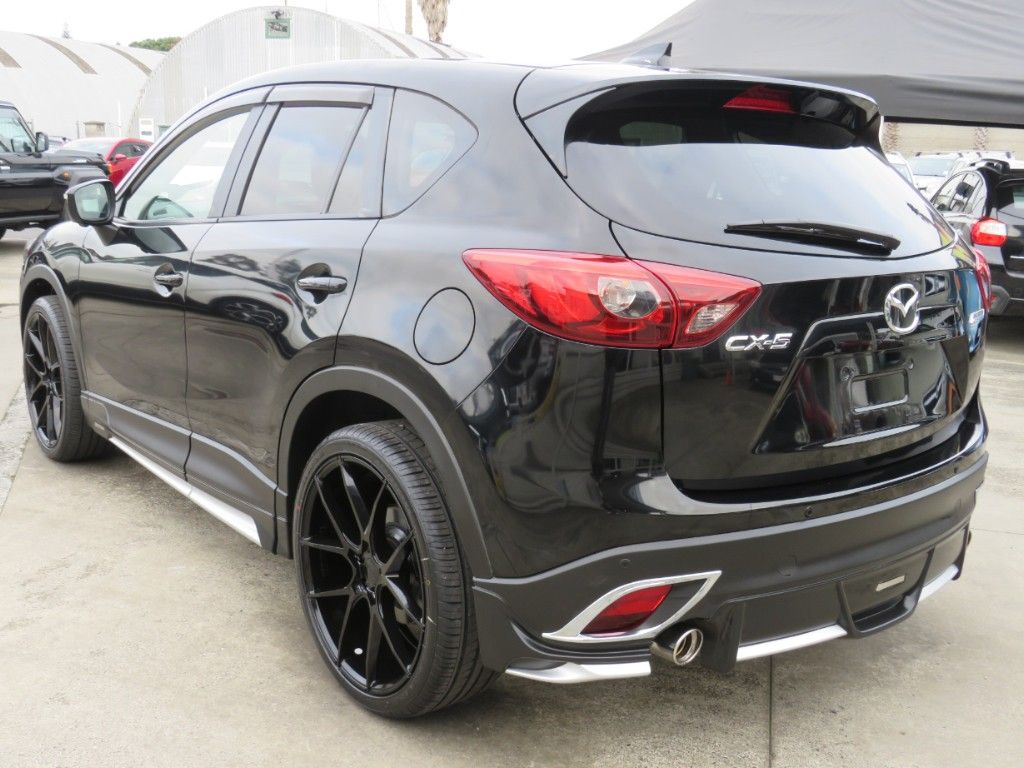 Vehicle image 5