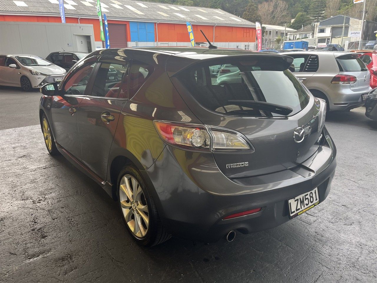 Vehicle image 4