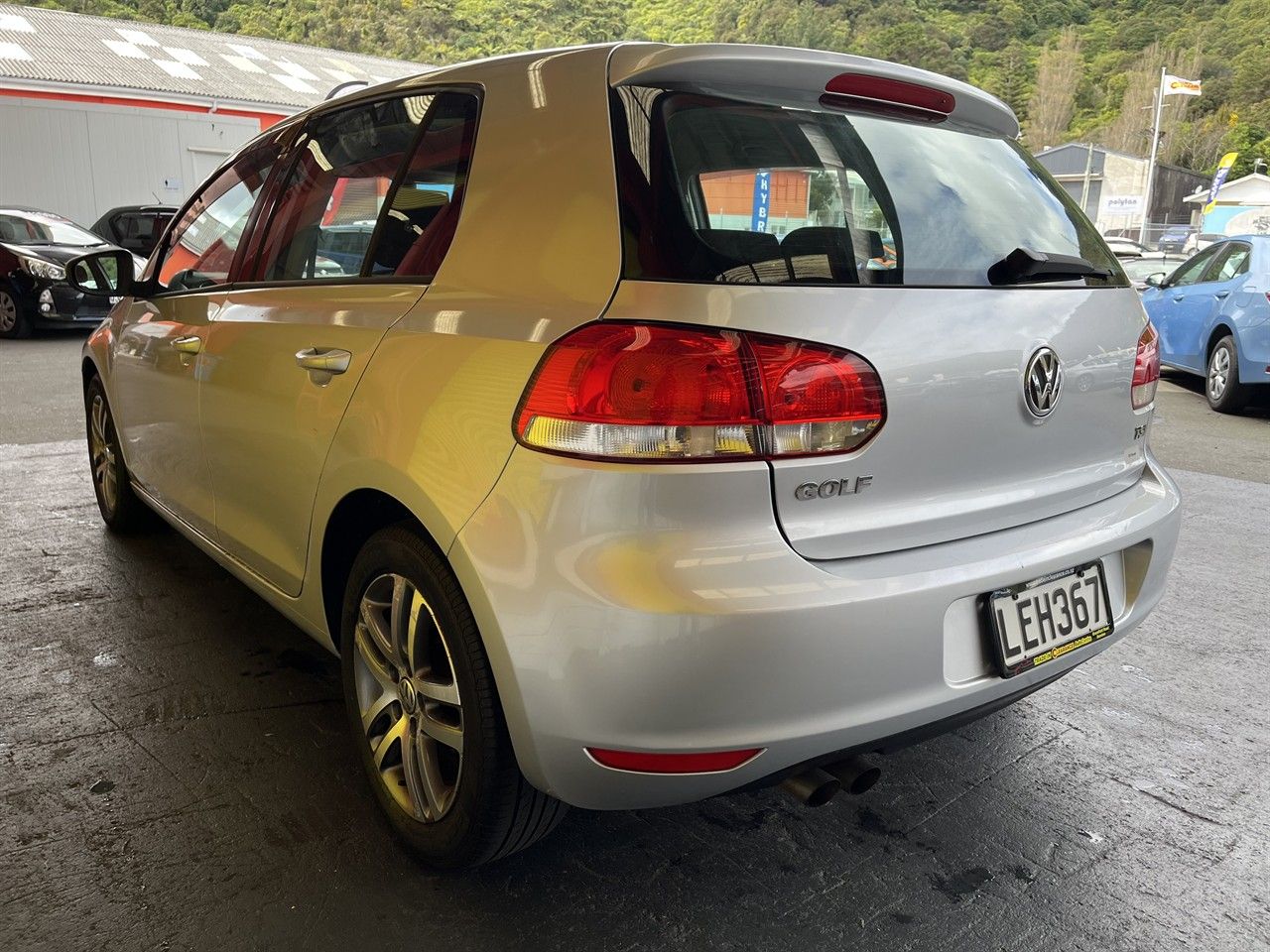 Vehicle image 4