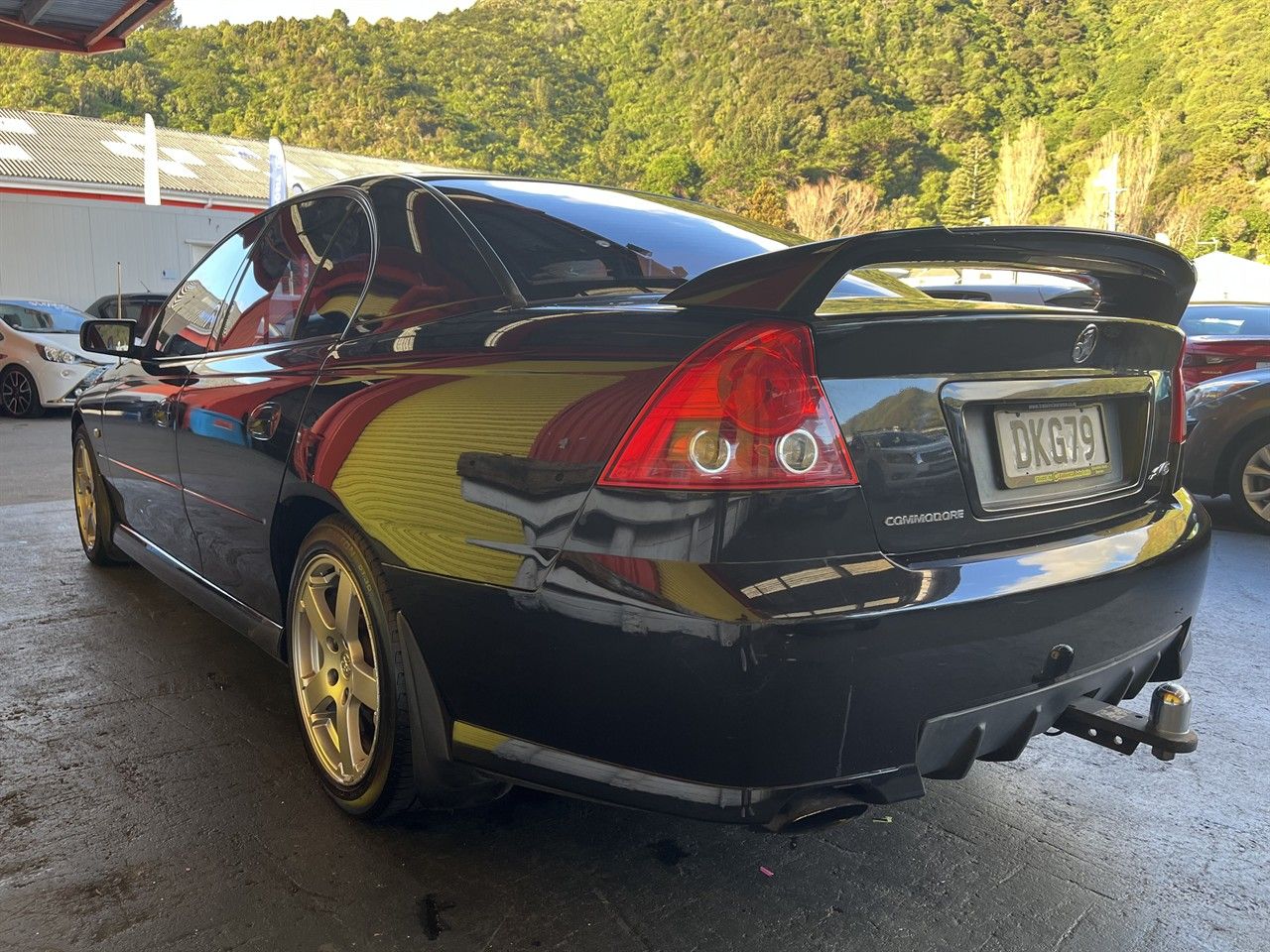 Vehicle image 4