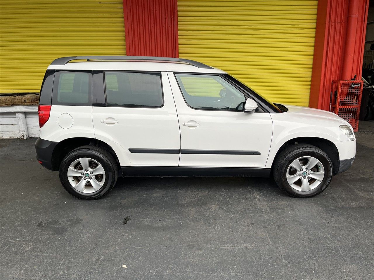 Vehicle image 5