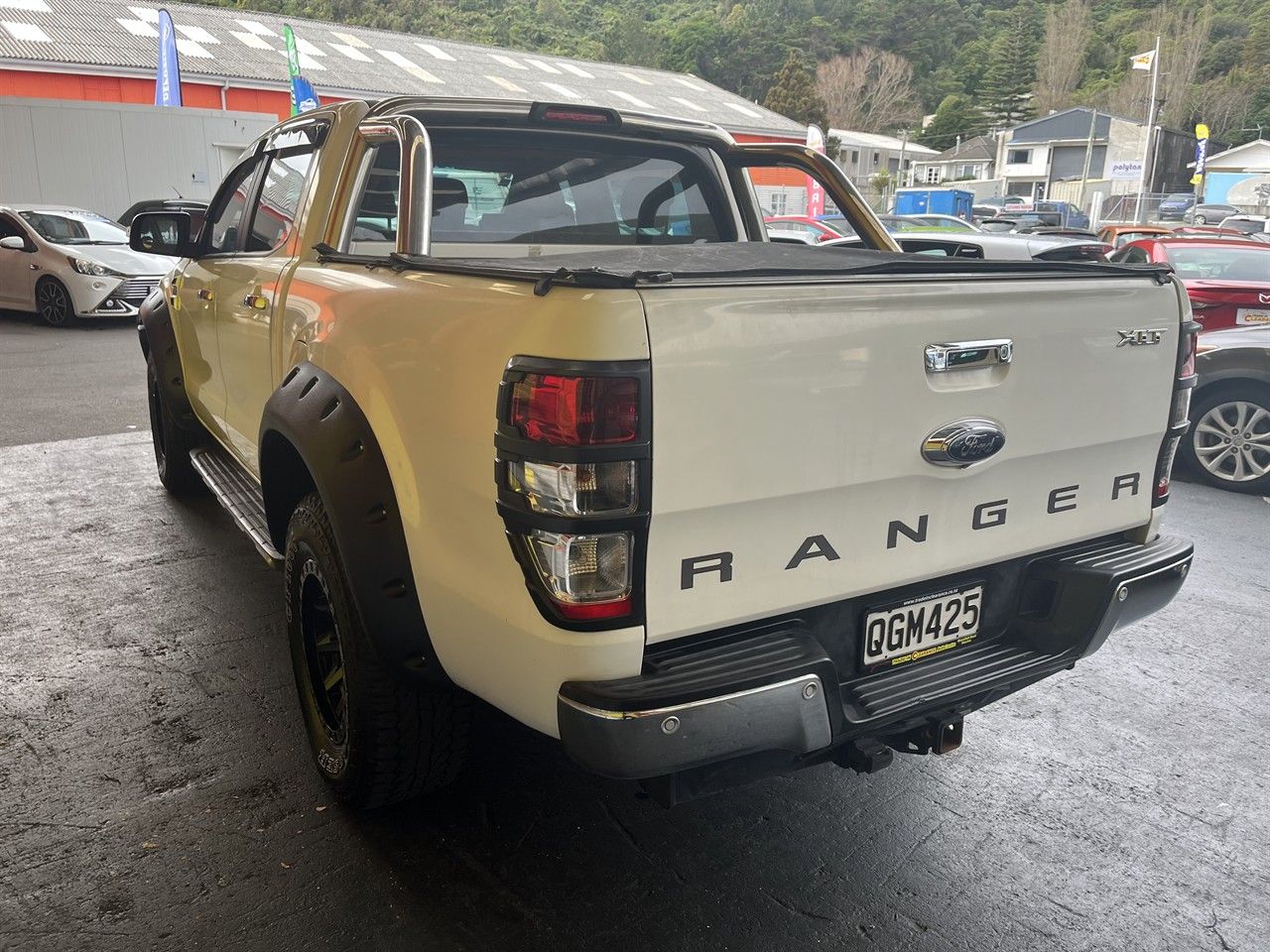 Vehicle image 4