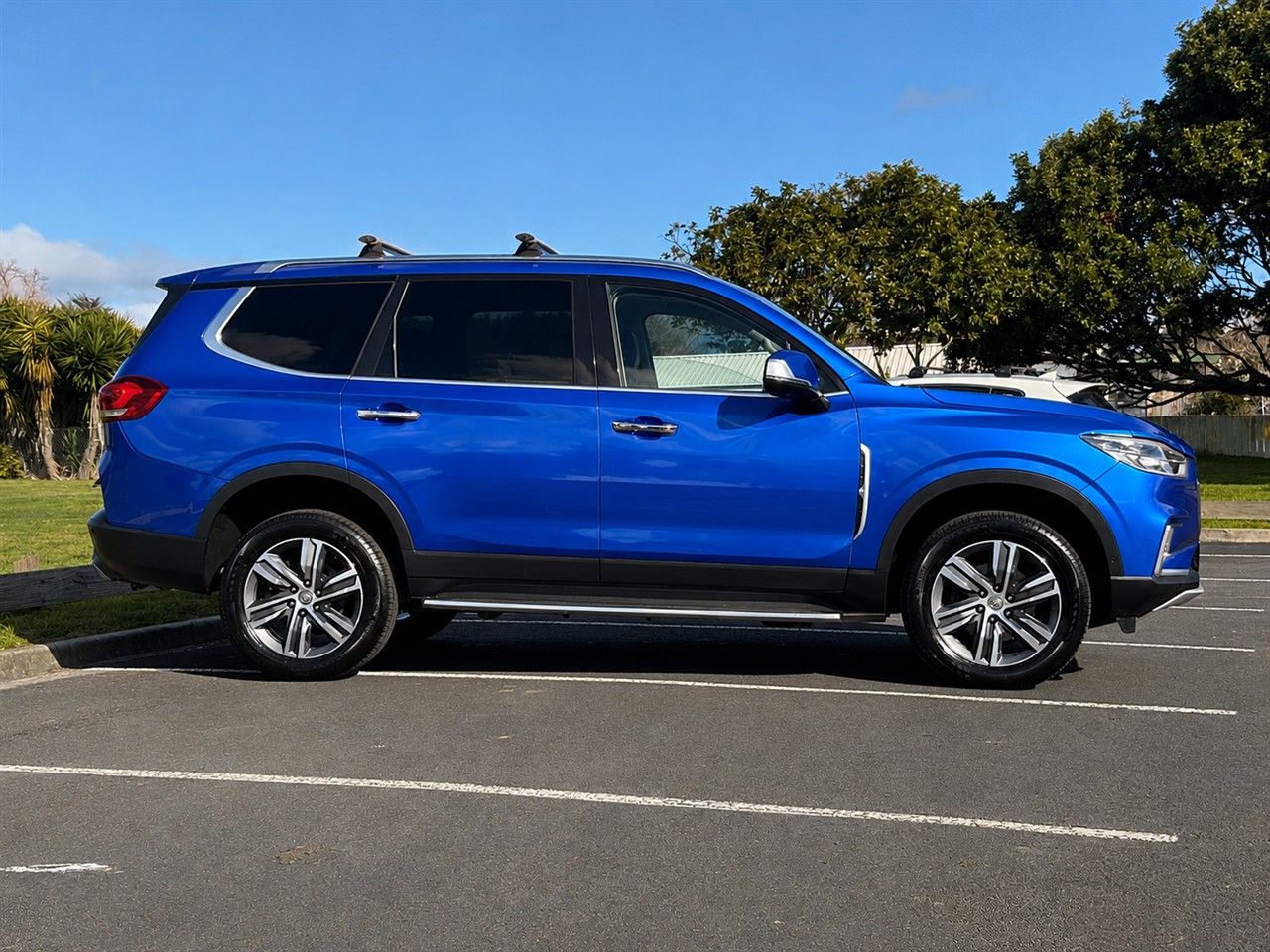 Vehicle image 3