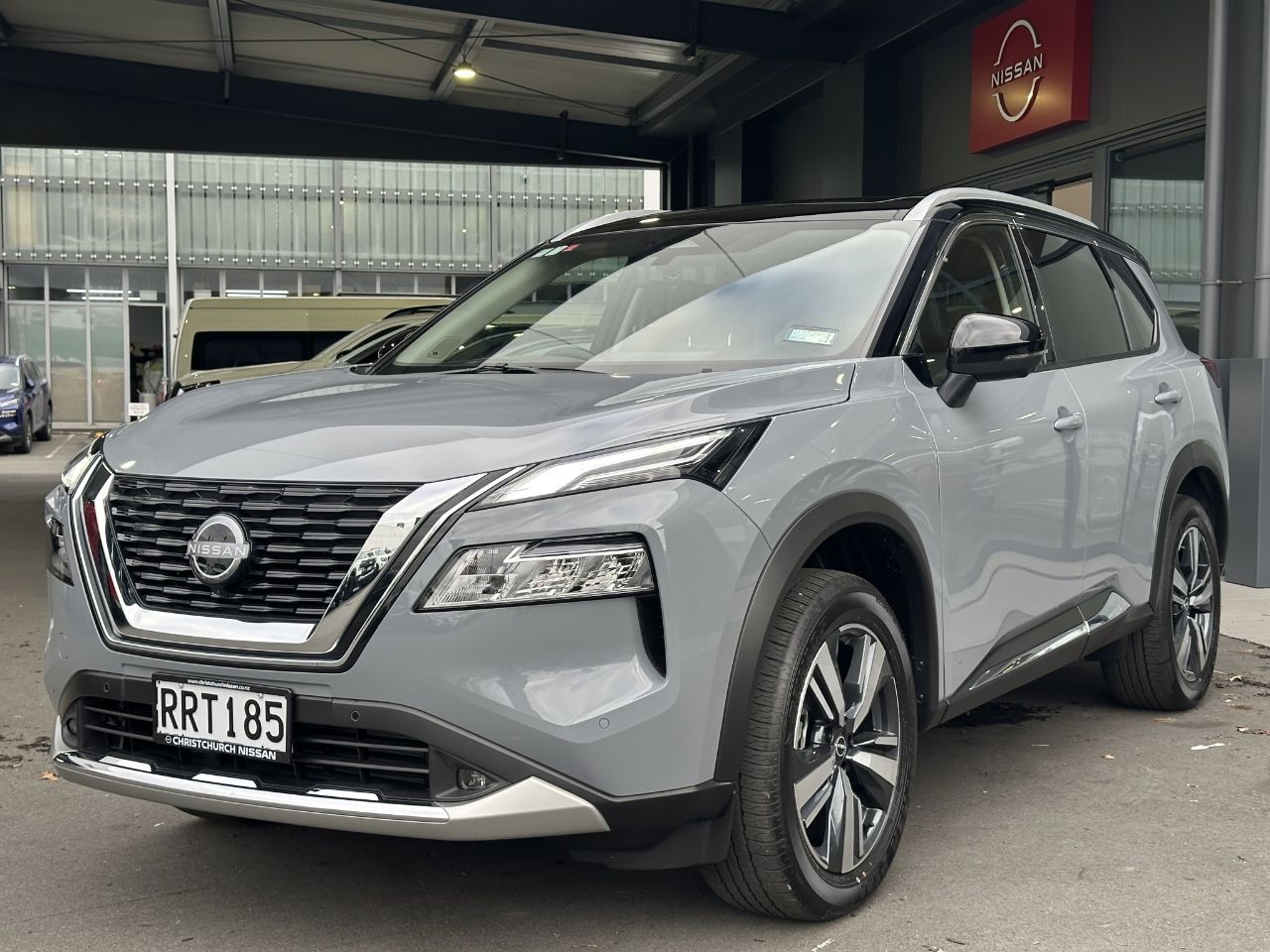 Vehicle image 3