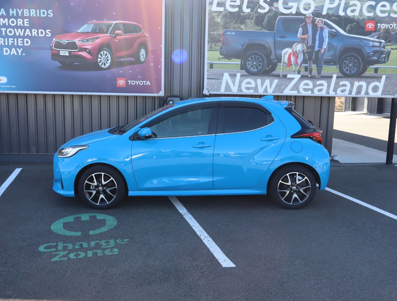 Vehicle image 3