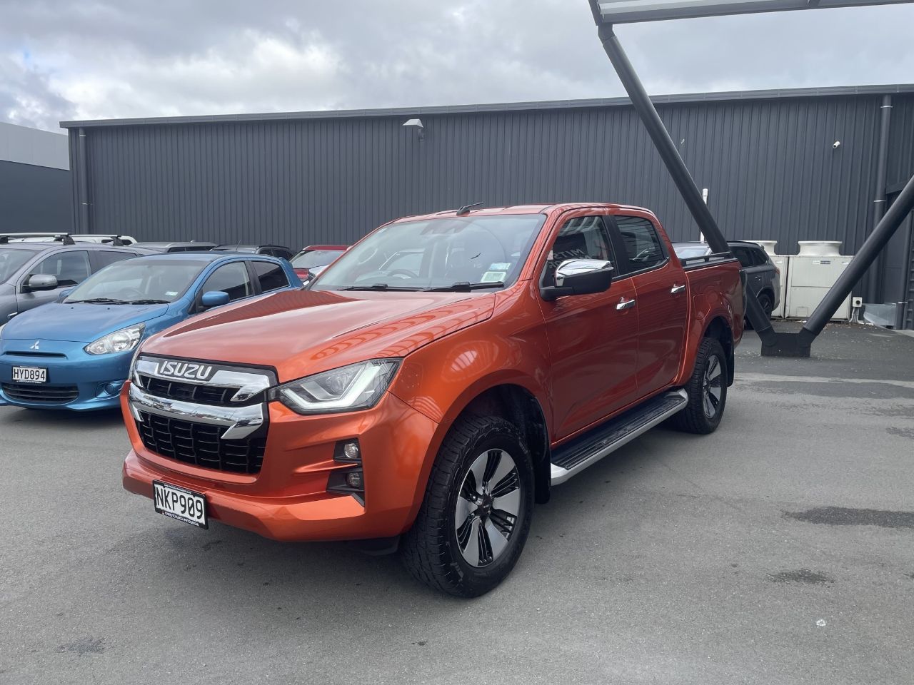 Vehicle image 5